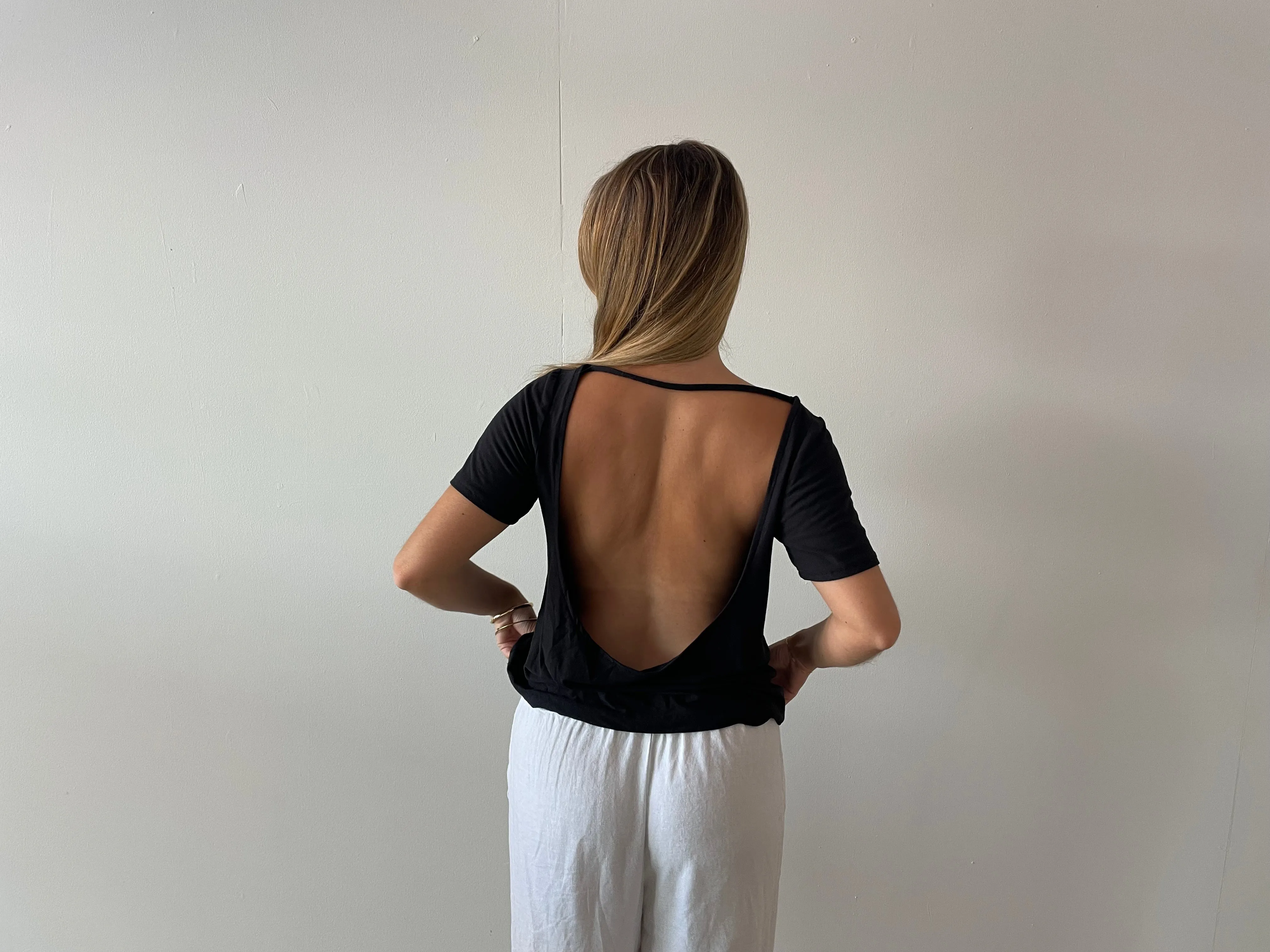 Charlotte Tee in Black