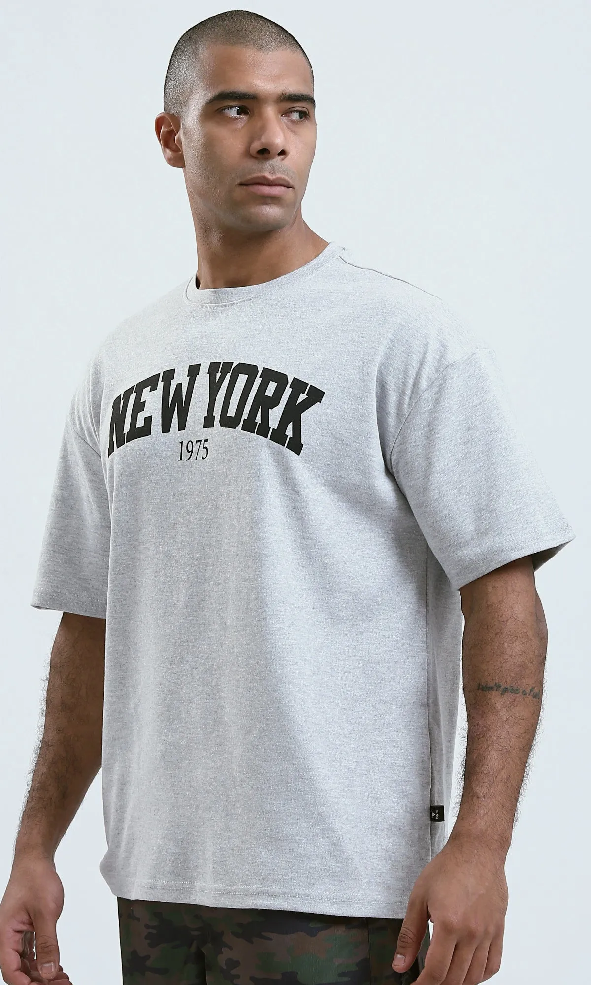 O191637 - Relaxed Fit Printed Light Grey Tee with Elbow Sleeves