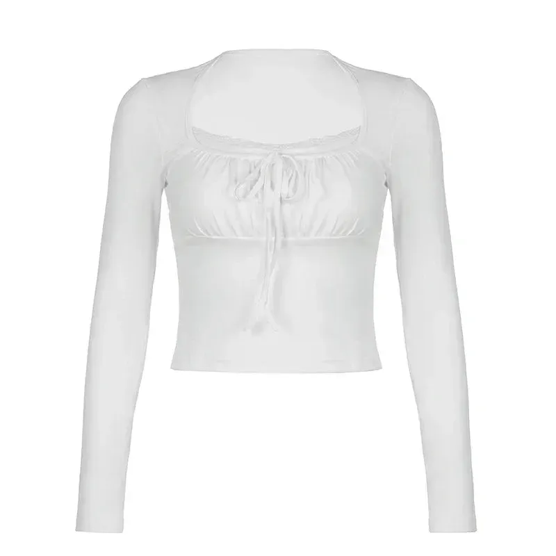 Weißes Spitzen-T-Shirt im K-Fashion Stil mit süßen Falten